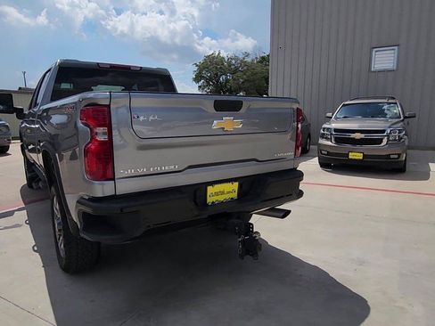 Certified 2025 Chevrolet Silverado 2500 Custom w/ Custom Value Package AWD/4WD image 7