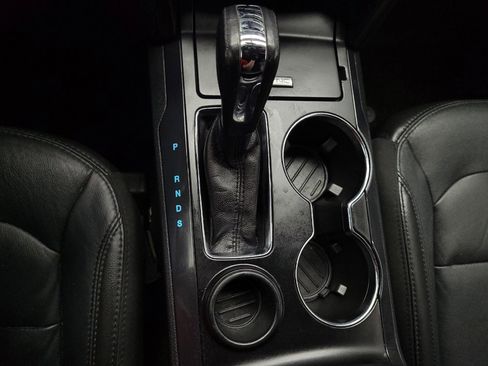 Used 2017 Ford Explorer XLT w/ Equipment Group 202A FWD image 27