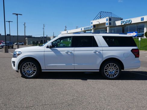 Used 2022 Ford Expedition Max Platinum AWD/4WD image 2