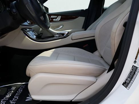 Certified 2017 Mercedes-Benz E 300 4MATIC image 37