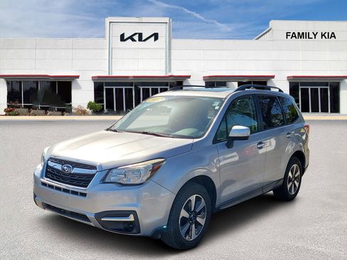 Used 2017 Subaru Forester 2.5i Premium w/ Popular Package #2A image 3