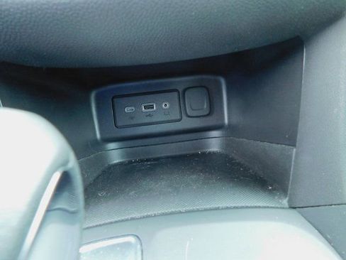 Used 2022 Chevrolet Equinox LT FWD image 18