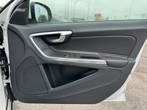 Used 2017 Volvo S60 T5 Inscription FWD image 21