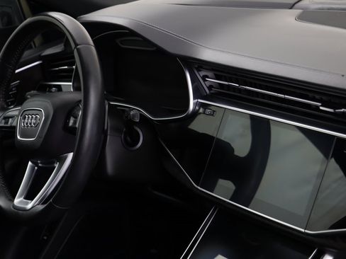 Used 2020 Audi Q8 Prestige w/ Prestige Package image 21