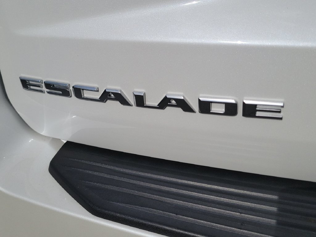 Used 2024 Cadillac Escalade Luxury RWD image 31