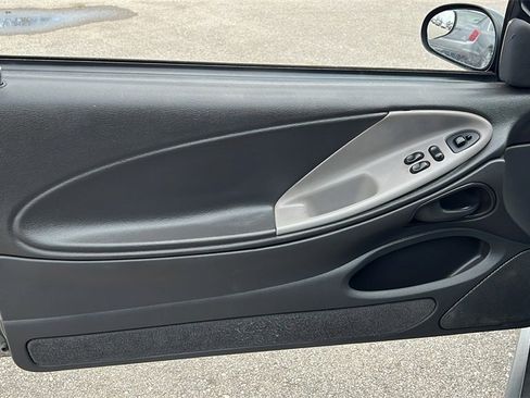 Used 2004 Ford Mustang Coupe image 9