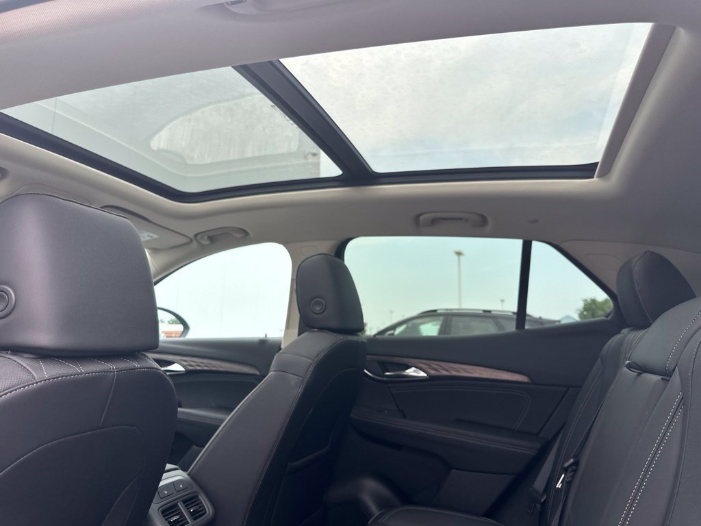 Used 2023 Buick Envision Avenir AWD/4WD image 19