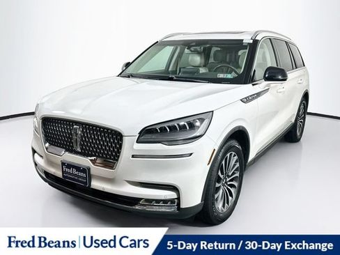 Certified 2020 Lincoln Aviator Reserve w/ Elements Package Plus AWD/4WD image 3