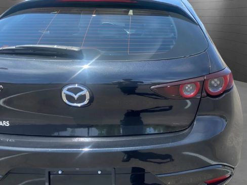 Used 2019 MAZDA MAZDA3 Hatchback FWD image 30