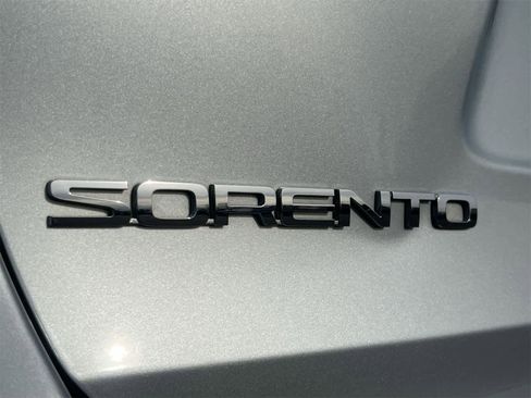 Used 2020 Kia Sorento LX image 13