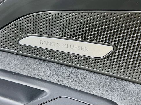 Used 2025 Audi SQ5 Premium Plus w/ Premium Plus Package image 20