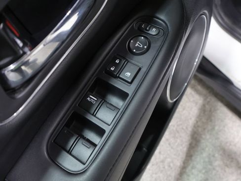 Used 2019 Honda HR-V EX-L image 16