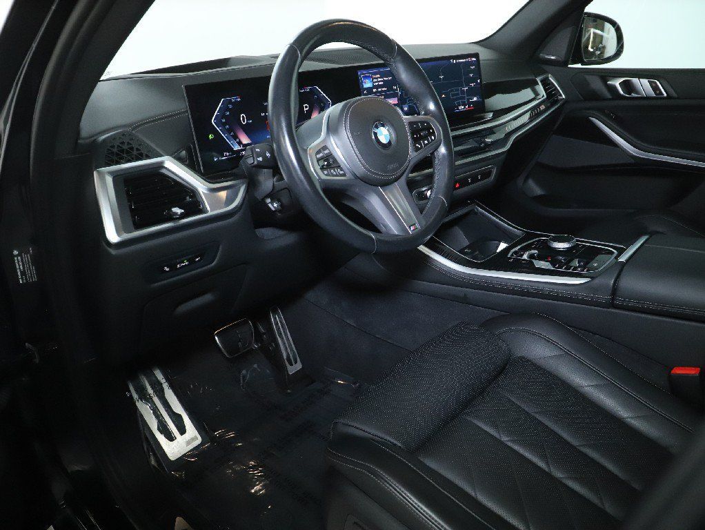 Used 2024 BMW X5 xDrive40i w/ M Sport Package AWD/4WD image 19