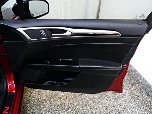 Used 2013 Ford Fusion SE FWD image 11