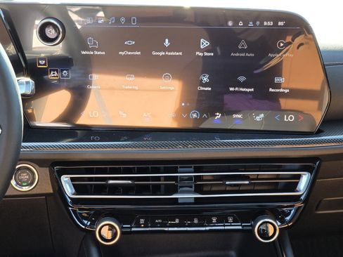 New 2027 Chevrolet Traverse Z71 w/ Driver Confidence Package AWD/4WD image 9