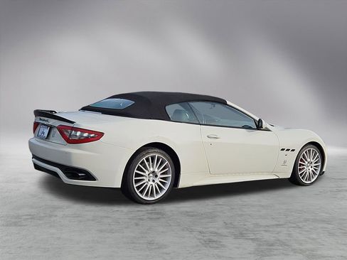 Used 2012 Maserati GranTurismo Sport image 11