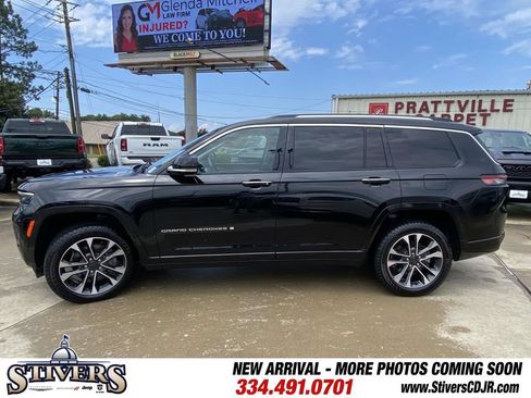 Used 2021 Jeep Grand Cherokee L Overland w/ Luxury Tech Group IV AWD/4WD image 39
