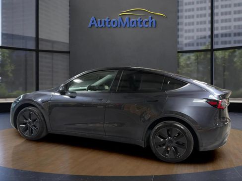 Used 2024 Tesla Model Y Long Range RWD image 7