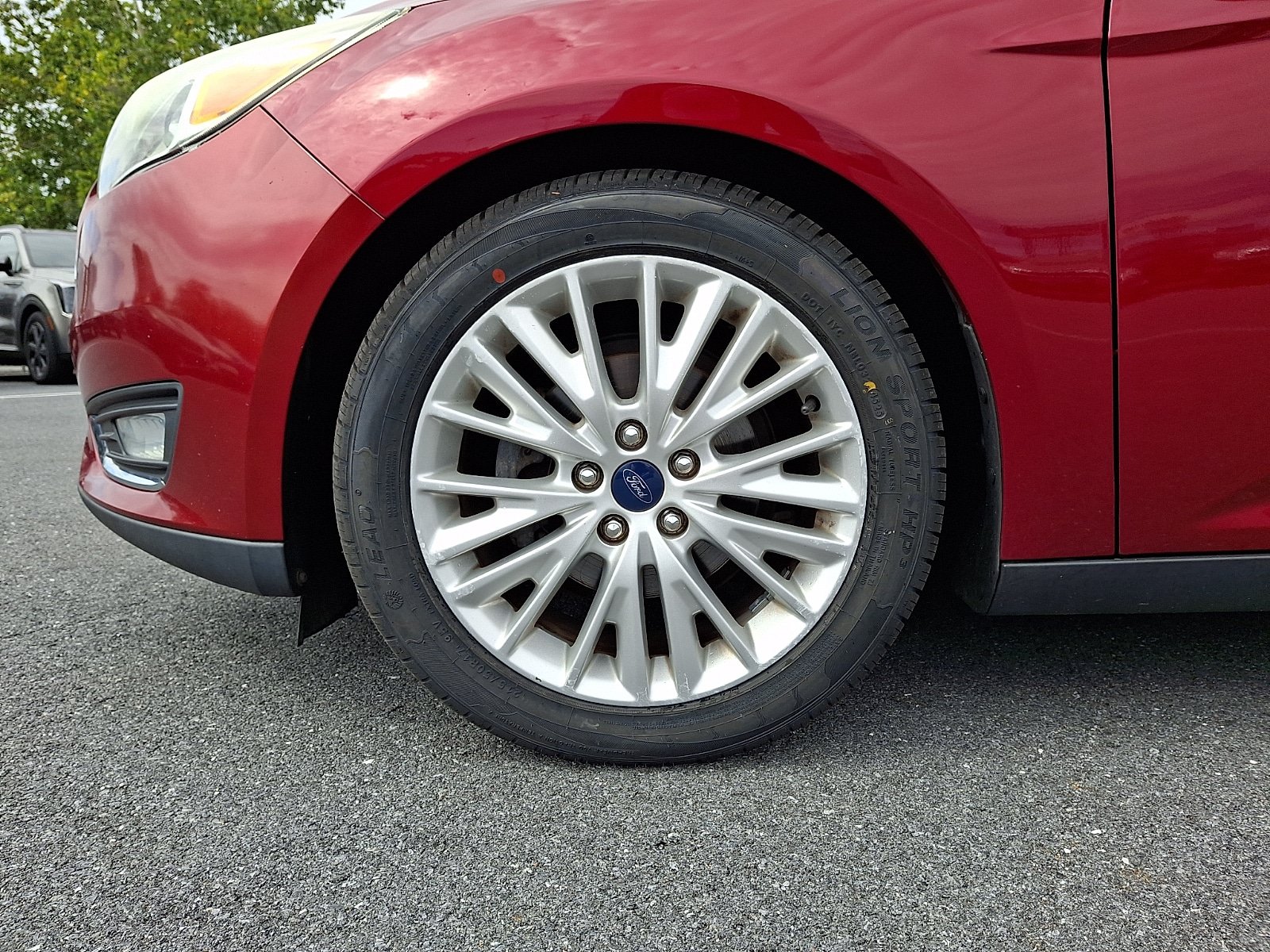 Used 2016 Ford Focus Titanium FWD image 9