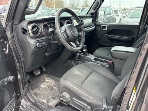 Used 2018 Jeep Wrangler Unlimited Sport image 6