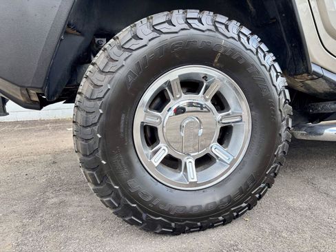 Used 2005 HUMMER H2 w/ Preferred Equipment Group AWD/4WD image 23