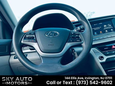 Used 2018 Hyundai Elantra SEL image 11