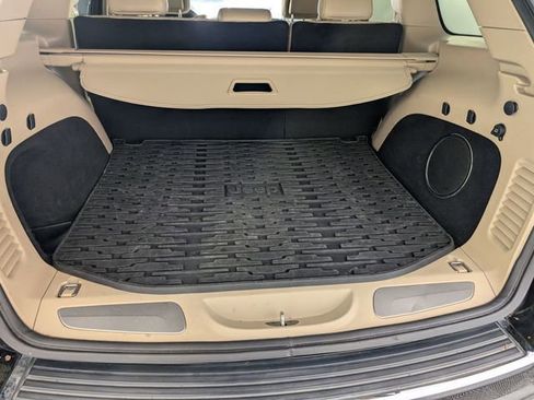 Used 2018 Jeep Grand Cherokee Limited w/ Luxury Group II image 30