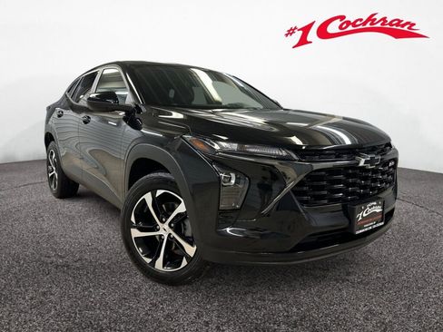 Certified 2024 Chevrolet Trax RS image 1