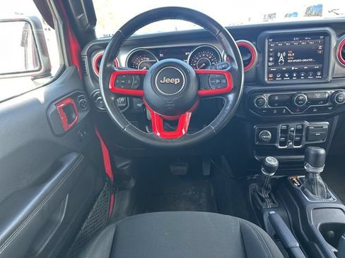 Used 2021 Jeep Wrangler Unlimited Sahara w/ Uconnect 4C Nav & Sound Group AWD/4WD image 15