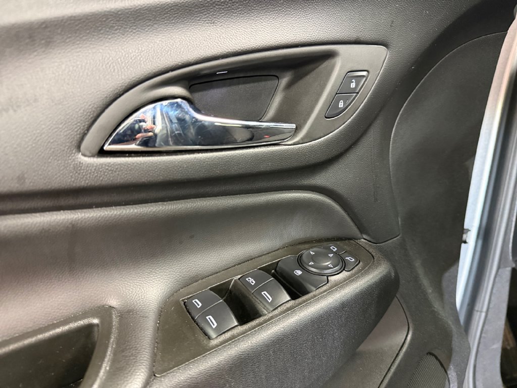 Used 2024 Chevrolet Equinox LT AWD/4WD image 19