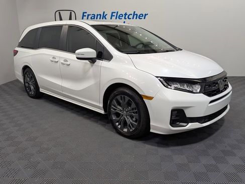New 2026 Honda Odyssey Touring image 8