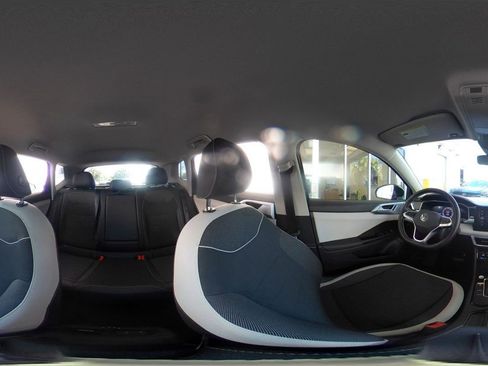 Used 2025 Volkswagen Taos SE image 42