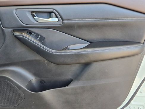 Used 2023 Nissan Rogue SL w/ SL Premium Package image 29