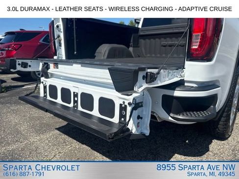 Used 2024 GMC Sierra 1500 Denali AWD/4WD image 12