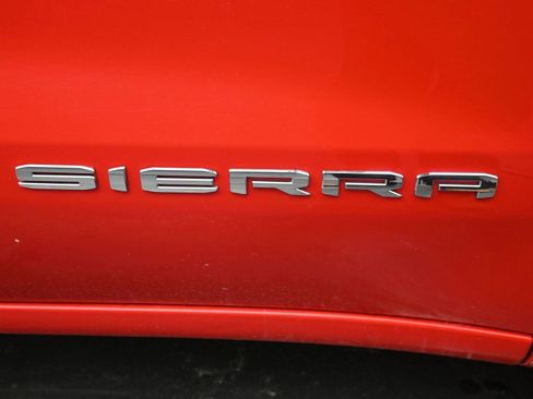 Used 2024 GMC Sierra 1500 SLE w/ Preferred Package image 7