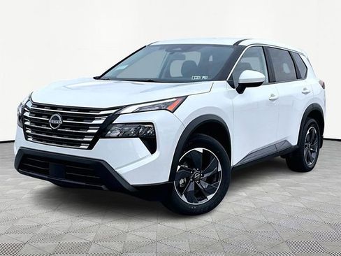 Used 2025 Nissan Rogue SV image 3