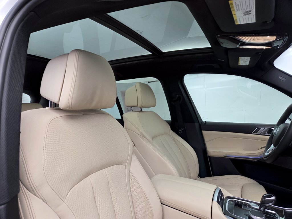 Used 2021 BMW X5 sDrive40i w/ Premium Package RWD image 14