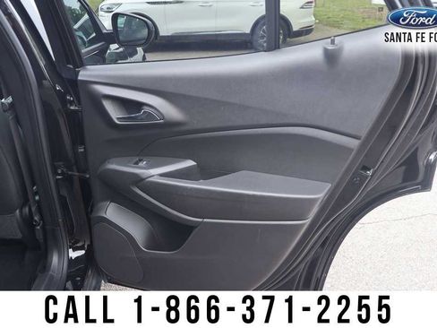 Used 2025 Chevrolet Trax LT w/ LT Convenience Package FWD image 20