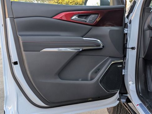 New 2026 Chevrolet Traverse RS image 7