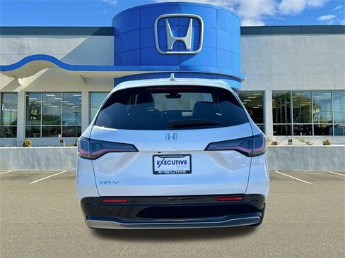 Used 2026 Honda HR-V EX-L image 3