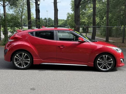 Used 2016 Hyundai Veloster Turbo FWD image 4