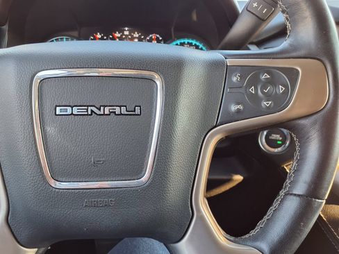 Used 2020 GMC Yukon Denali w/ Denali Premium Package RWD image 25