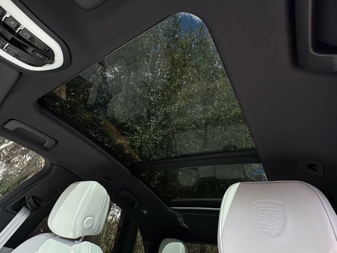 New 2026 Porsche Macan image 15