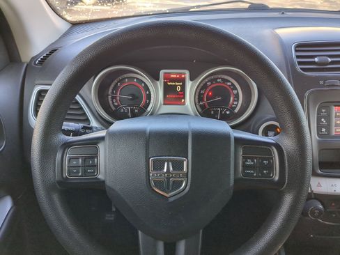 Used 2020 Dodge Journey SE w/ Blacktop Package image 18