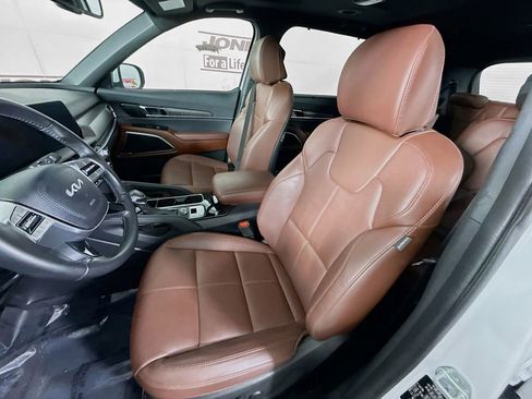 Used 2023 Kia Telluride EX w/ EX Captain's Chair Package image 27