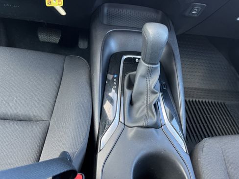 Used 2025 Toyota Corolla LE image 27