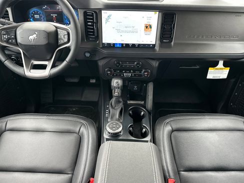 New 2025 Ford Bronco Badlands w/ Sasquatch Package image 13