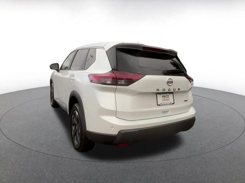 Used 2025 Nissan Rogue SV image 11