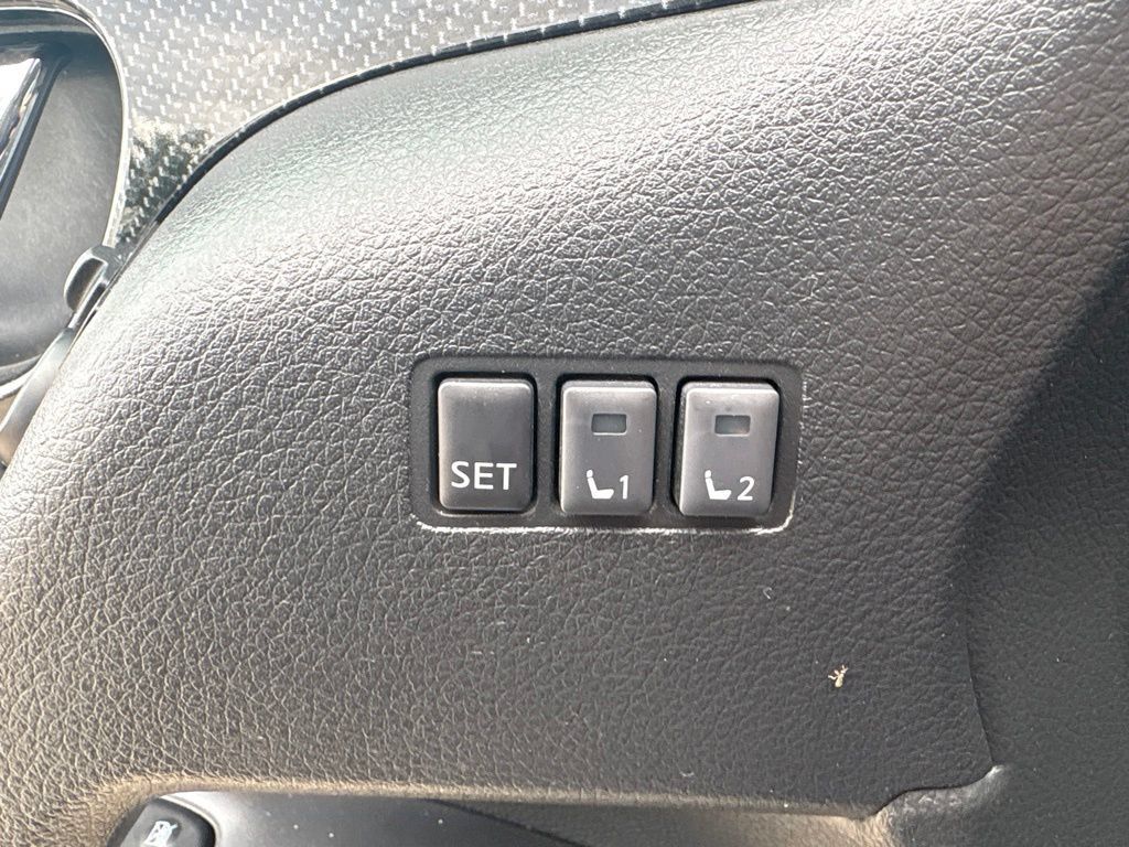 Used 2018 Nissan Rogue SL FWD image 10