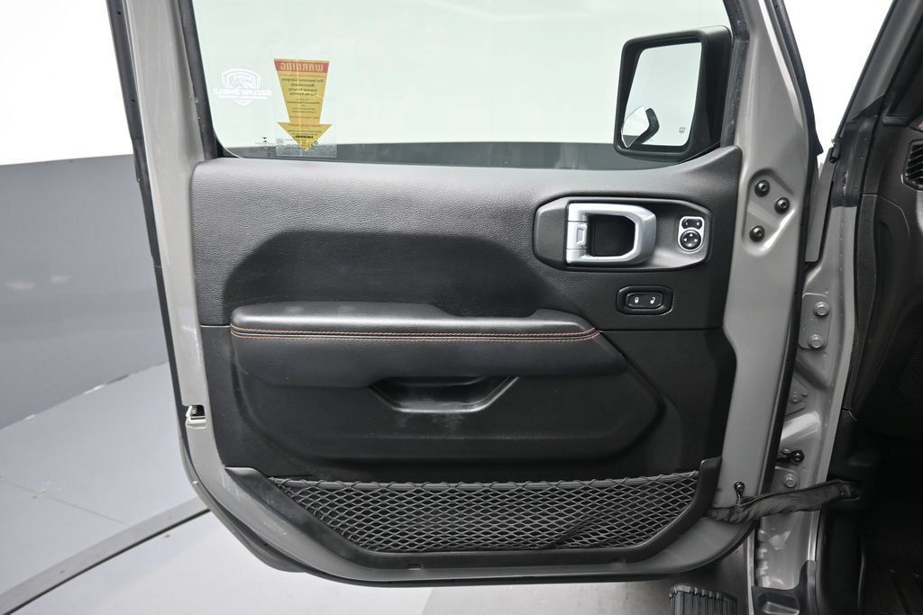 Used 2022 Jeep Gladiator Mojave w/ LED Lighting Group AWD/4WD image 9